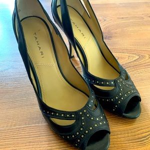 Tahari Shoes 7/5 M
